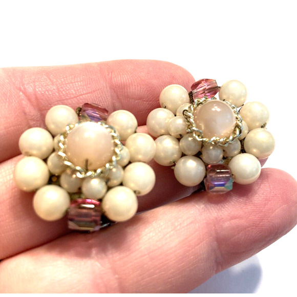 Vintage Mid Century Clip On Earring Pink Purple Faux Pearl Clusters Marked Japan - Picture 9 of 9